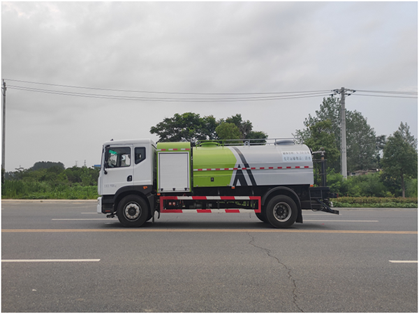 东风12方纯电动洒水车