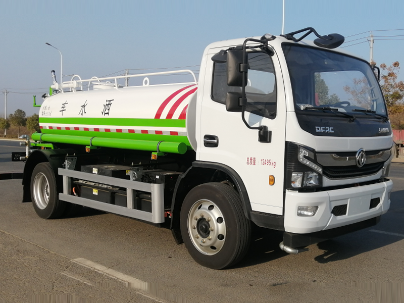东风多利卡6.7方电动洒水车